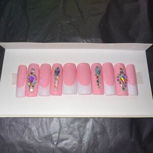 Elegant Pink Press-On Nails with Rhinestones